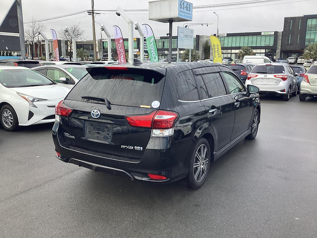 2016 Toyota Corolla Fielder Hybrid