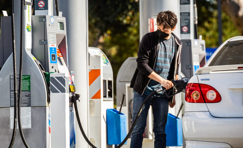 California Lawmakers Propose 400 Gas Rebate