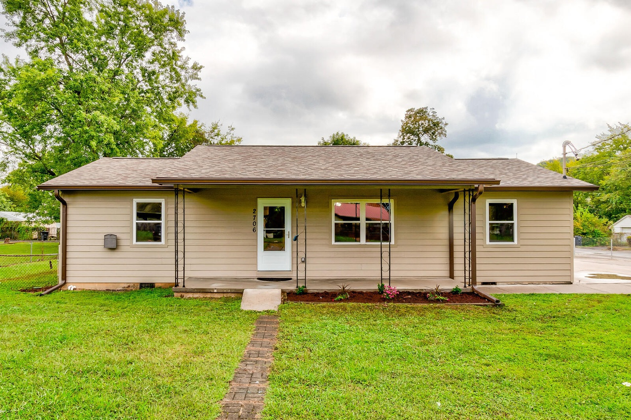 2706 NW Piedmont St Knoxville TN 37921 MLS 1130736 Redfin 2706 NW Piedmont St Knoxville TN 37921 MLS 1130736 Redfin