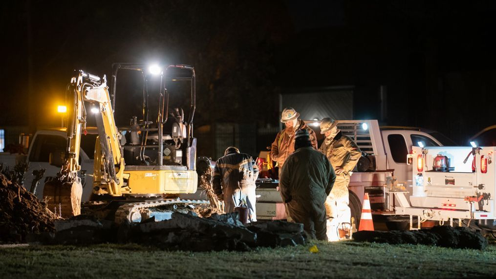 71st Street Reopen After Gas Line Break Leak Fixed KTUL 71st Street Reopen After Gas Line Break Leak Fixed KTUL