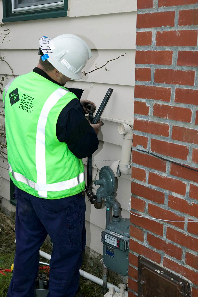A PSE Worker Repairs A Natural Gas Meter During A Jan 200 Flickr
