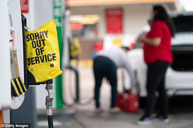 Fight Breaks Out At North Carolina Gas Pump Moment Motorists SPIT At Fight Breaks Out At North Carolina Gas Pump Moment Motorists SPIT At